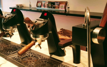 Decoy Cafe / Dark Horse Coffee Roasters