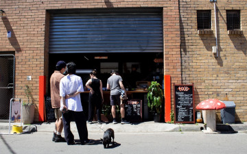 Madera Bar & Cafe