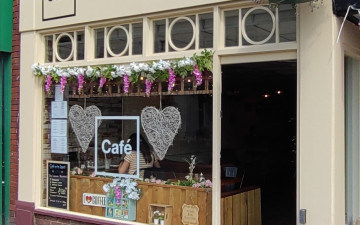 Cafe On The Square