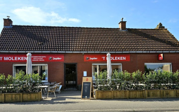't Moleken , bij Silvia. Café/feestzaal - Lokeren