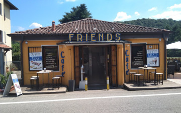 Friends Cafe'