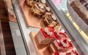 Sweet Moment Coffee and Cake