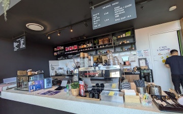 Cafe Larome