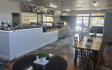 Wrap 'N' Roll Cafe & Takeaway